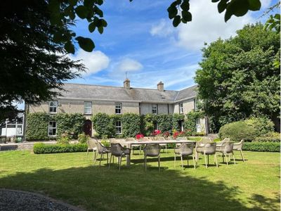 dog_friendly_hotel_inch_house_in_county_laois_has_lush_gardens_with_areas_to_sit_and_is_dog_friendly.jpg
